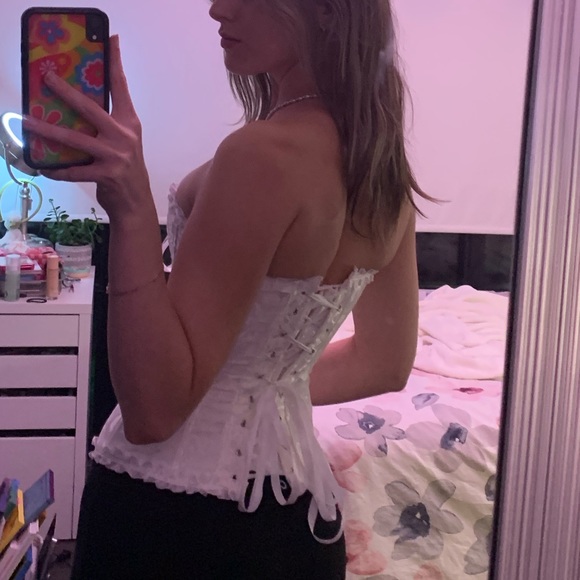 !SOLD! White Corset - Picture 2 of 3